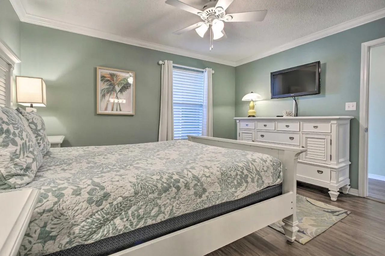 Sunny Emerald Coast Condo With Pool Steps To Beach! location