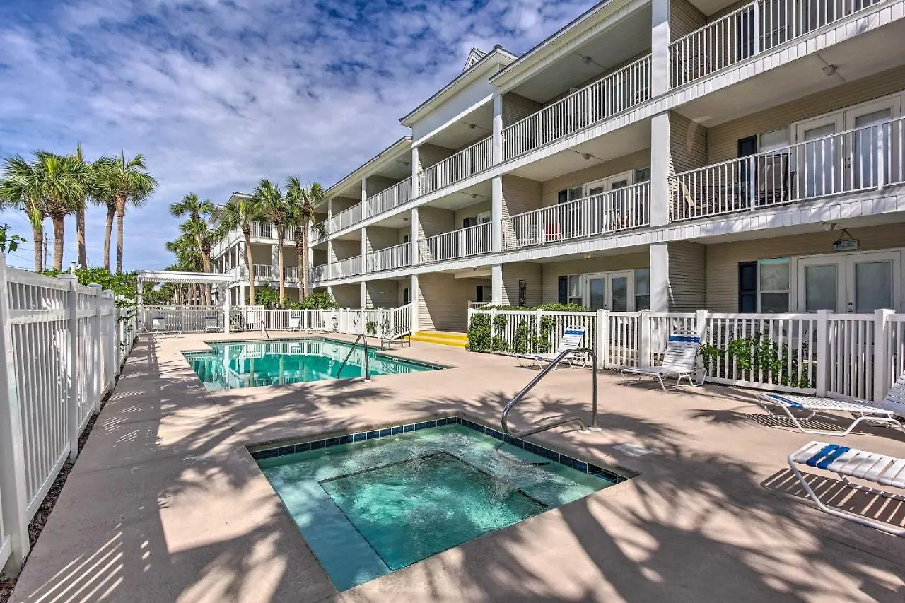 Sunny Emerald Coast Condo With Pool Steps To Beach! Destin